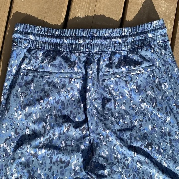 Athleta Avenue Wide Leg Crop Pants in blue print size 10 - Picture 5 of 15